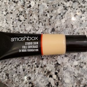 Smashbox Full Coverage Studio Skin 2.12